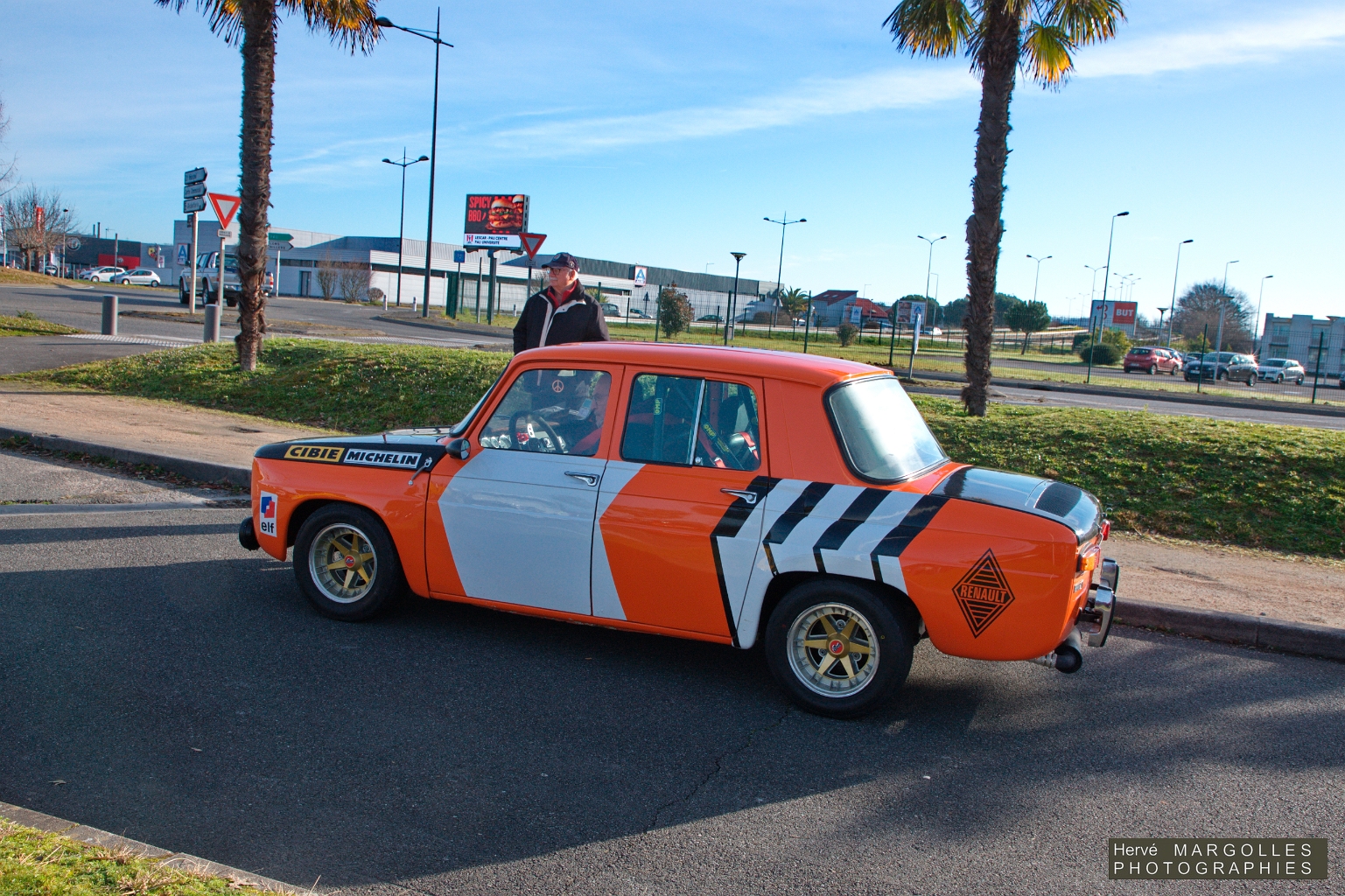 Renault 8 Gordini-02.jpg